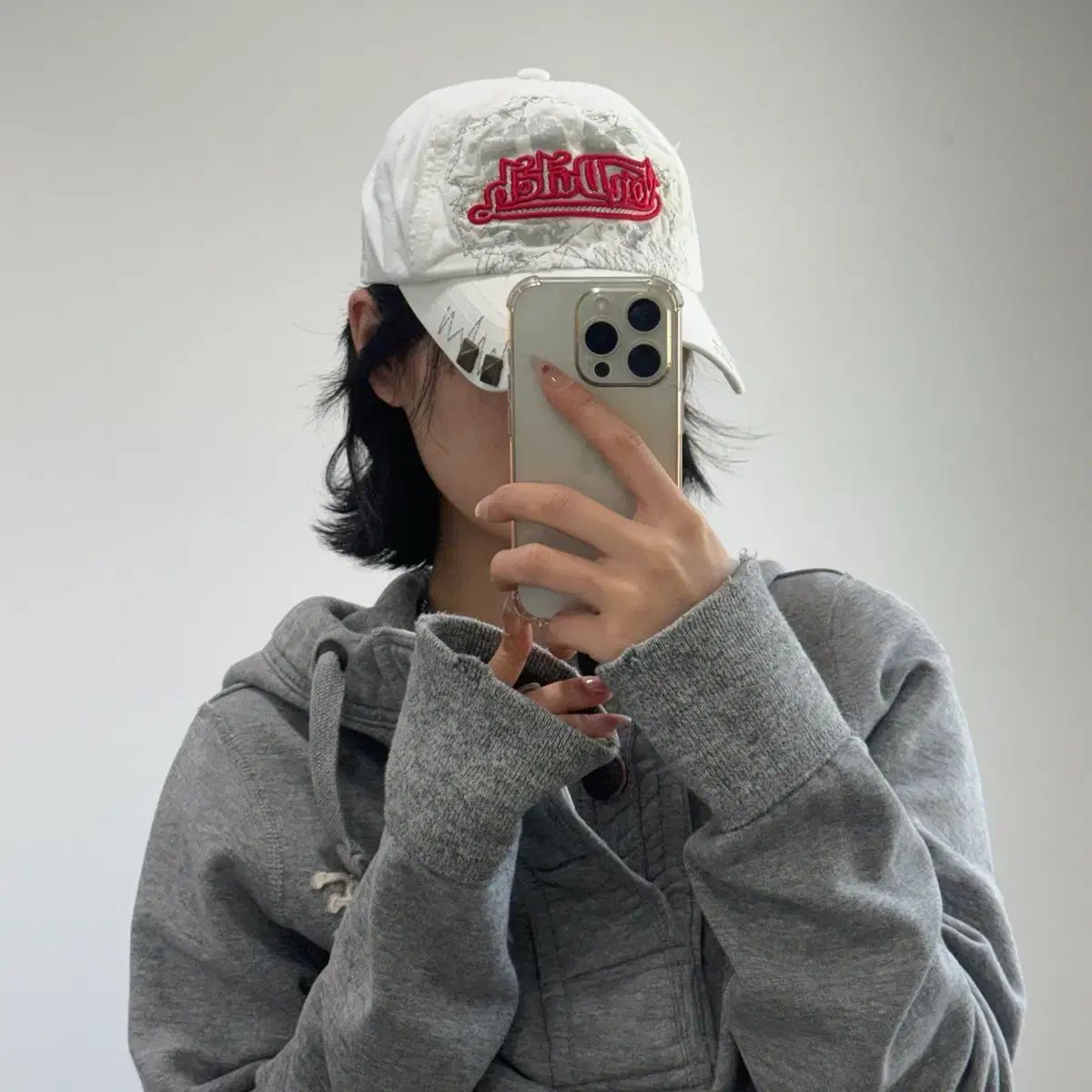 VonDutch ボンダッチ レッドロゴ 白 ベースボールキャップ
