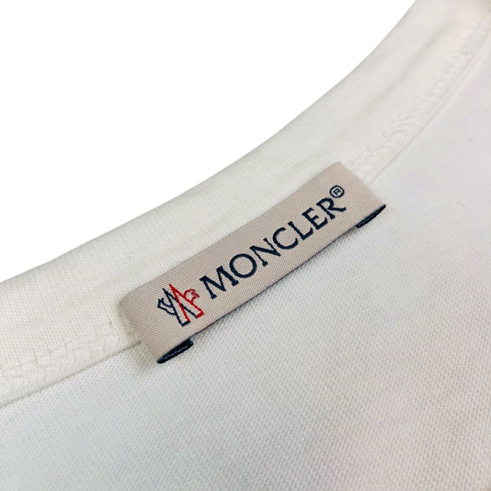 超メルカリ市SALE【人気モデル MAGLIA】MONCLER Tシャツ