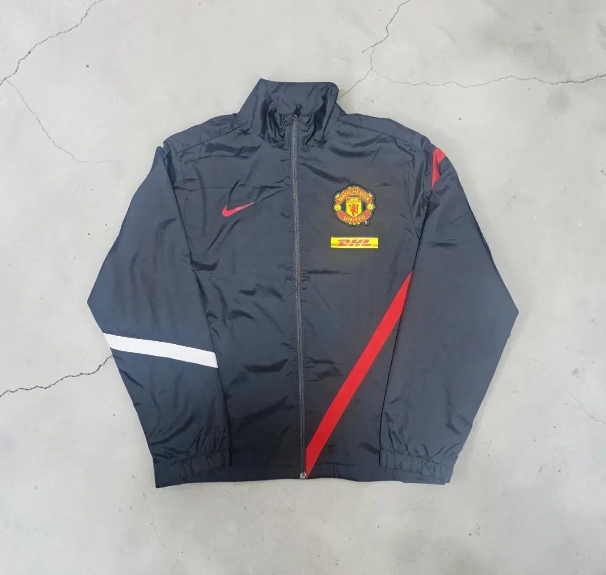 NIKE マンチェスター・ユナイテッドFC DHL ウィンドブレーカー