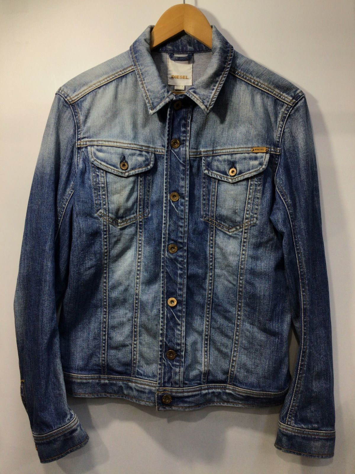 DIESEL デニムジャケット　RN93243 CA25594