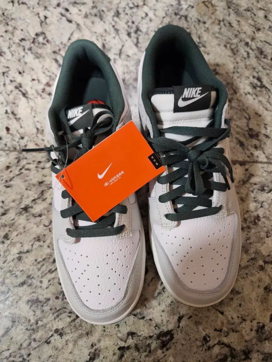 (タグ付き新品) NIKE ダンク ロー グリーン ホワイト 285