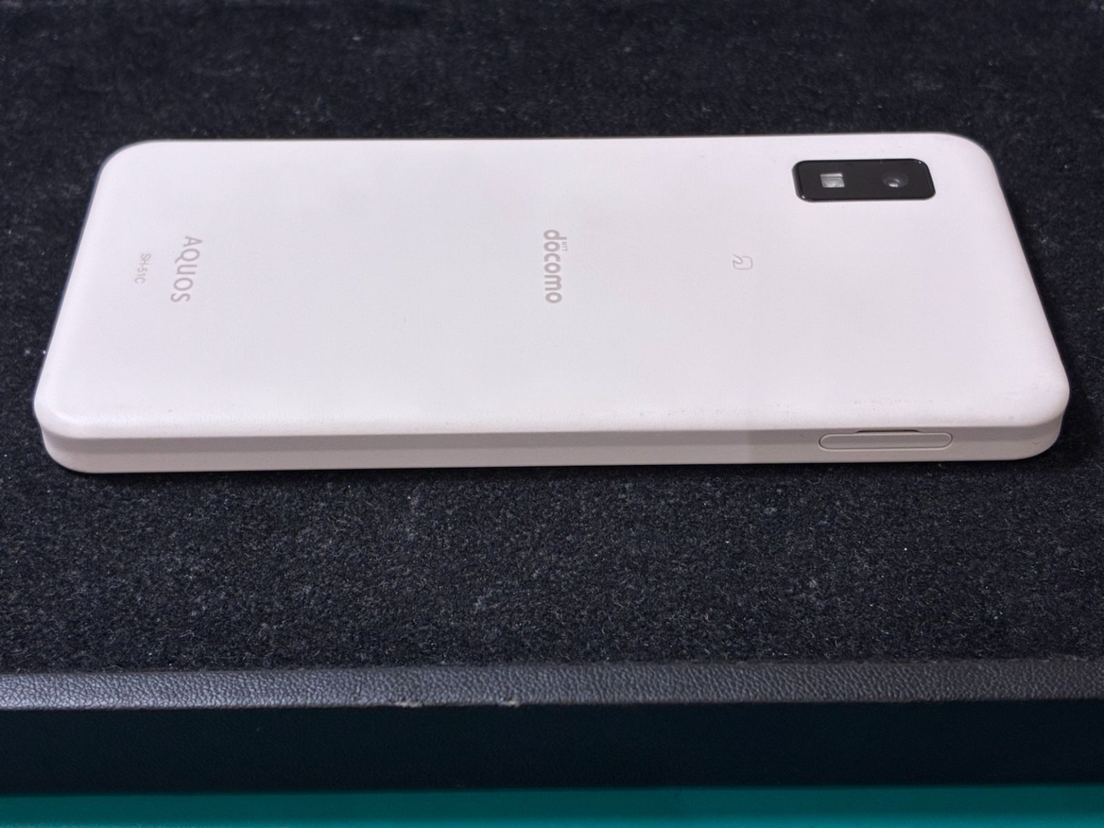 AQUOS Wish2 SH-51C ホワイト フィルム付 - メルカリ