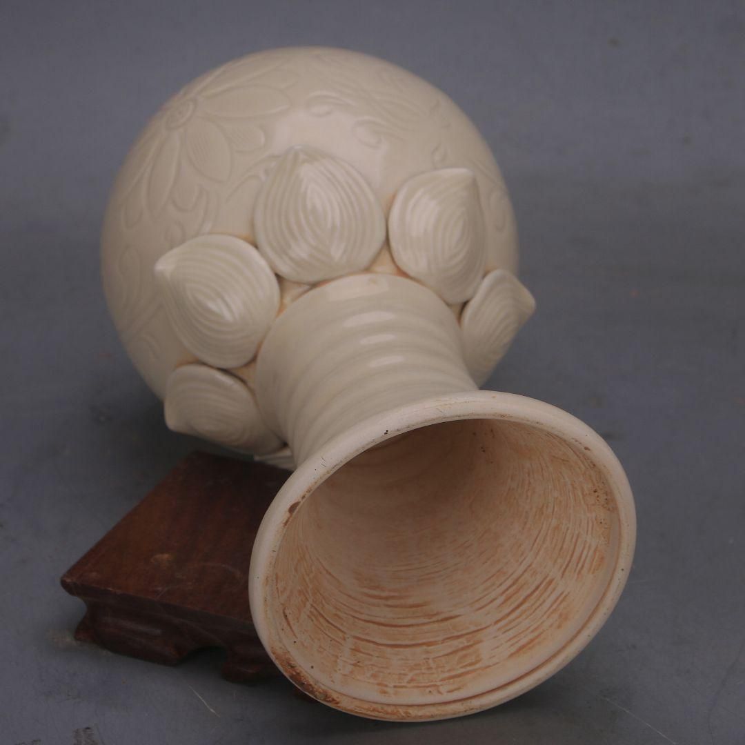 宋定窯 白釉暗刻堆彫蓋缶 景徳鎮 陶磁器 装飾品 現代工芸品 美術品 置物 美術品・アンティーク・コレクション 宋定窯 白釉暗刻堆彫蓋缶 景