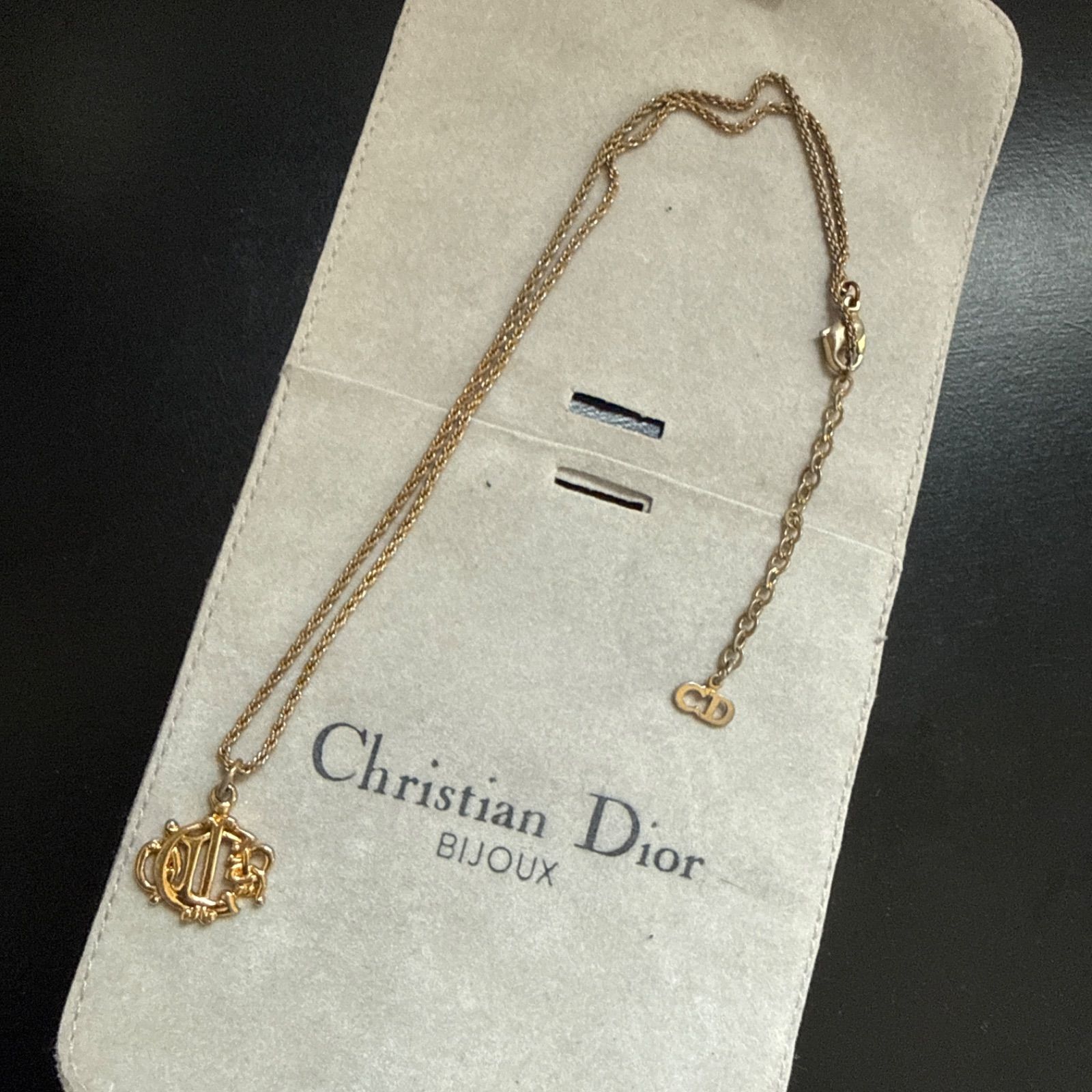 Christian Dior クリスチャンディオール　エンブレムトップネックレス　ゴールドカラー　ビンテージ 7,128円