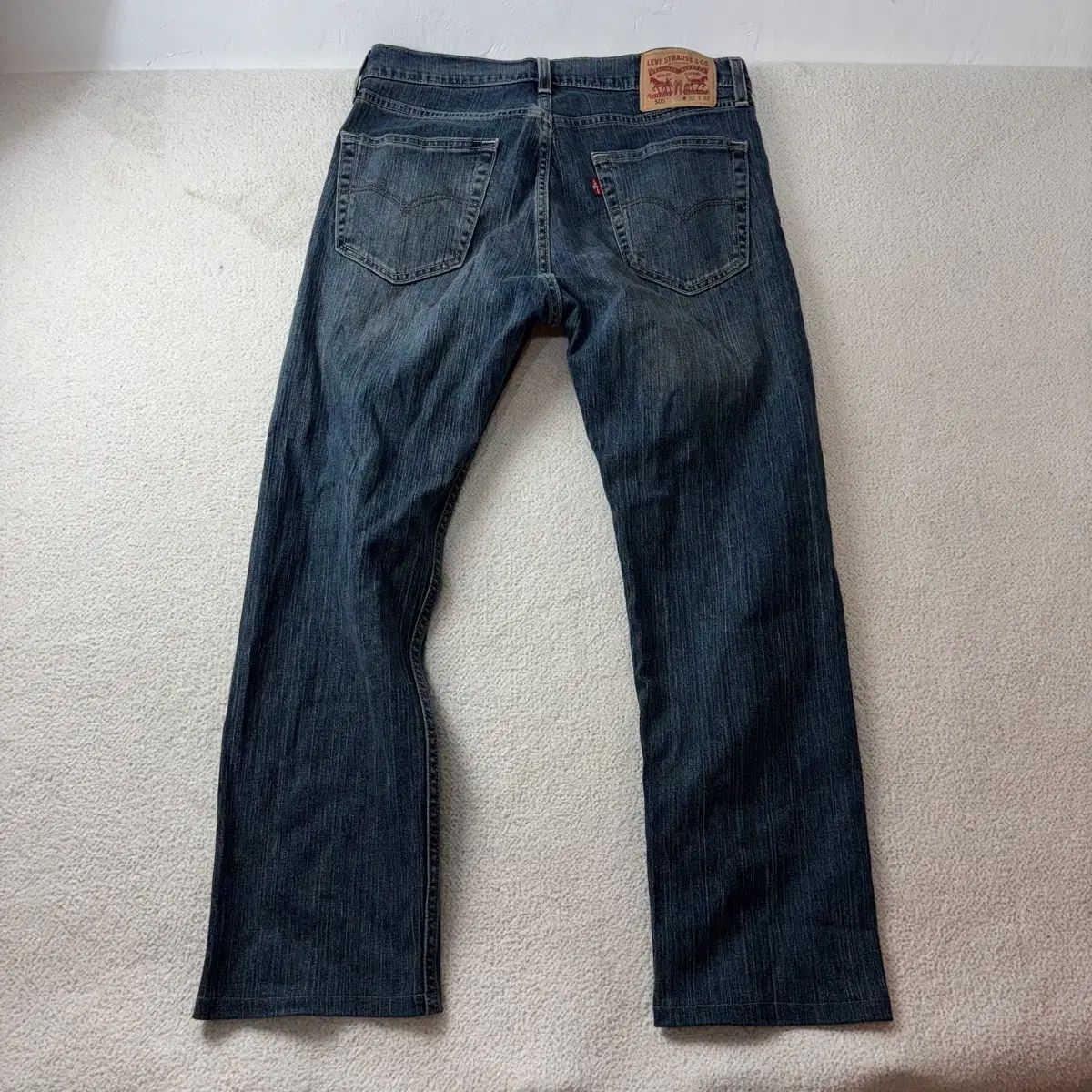 28 リーバイス 505 レギュラーストレートフィット デニム パンツ