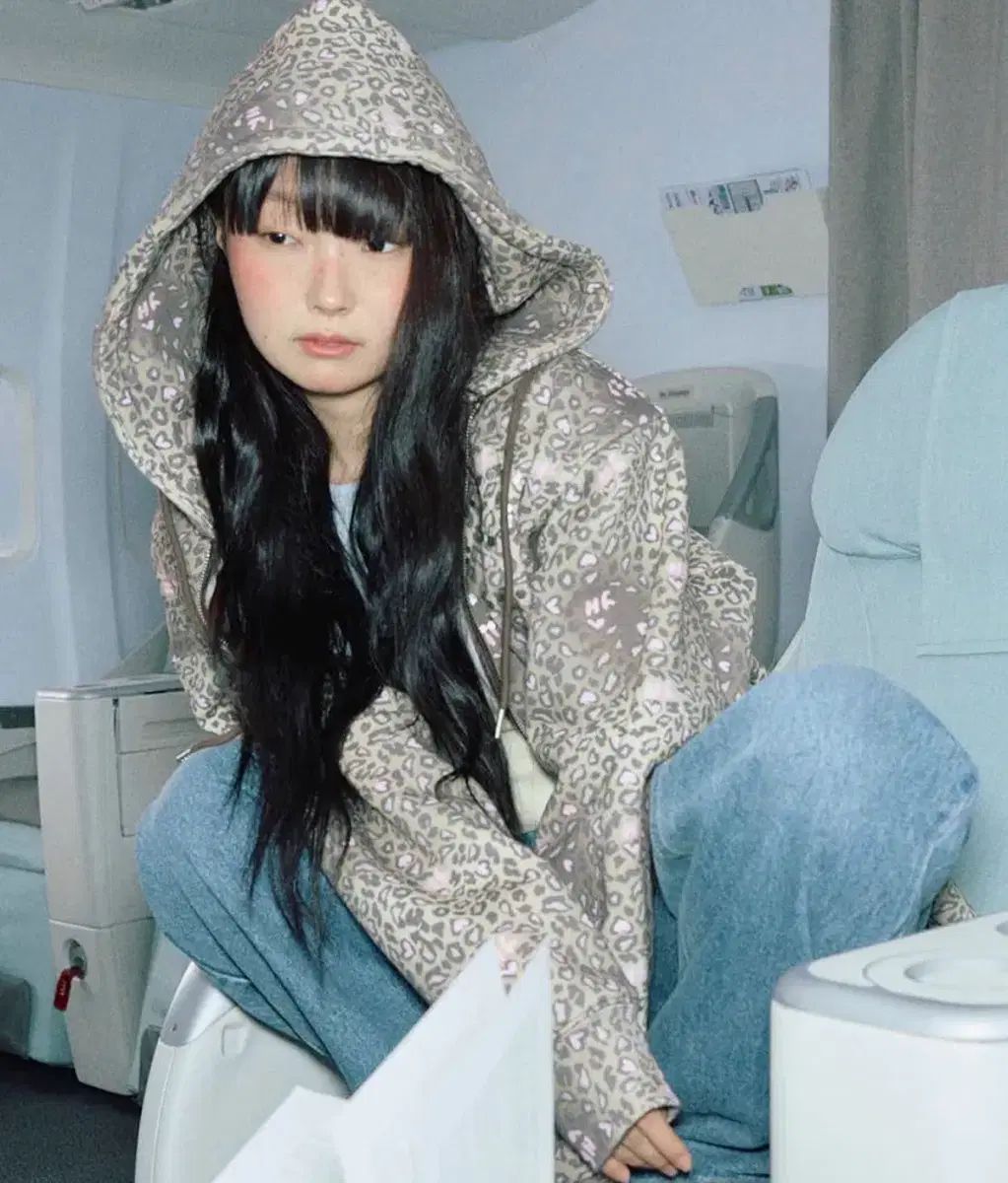 YOUHEE LEOPARD HOOD ZIP-UP BROWN