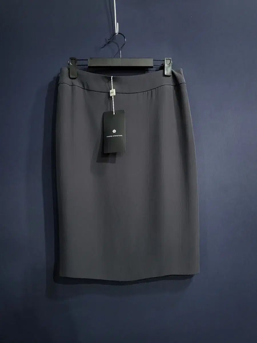 イタリア製 ARMANI アルマーニ コレッツィオーニ スカート (新品)