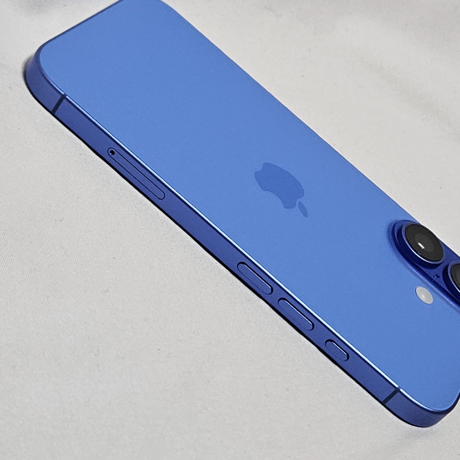 iPhone16 128GB 未使用 国内版 SIMフリー - メルカリ