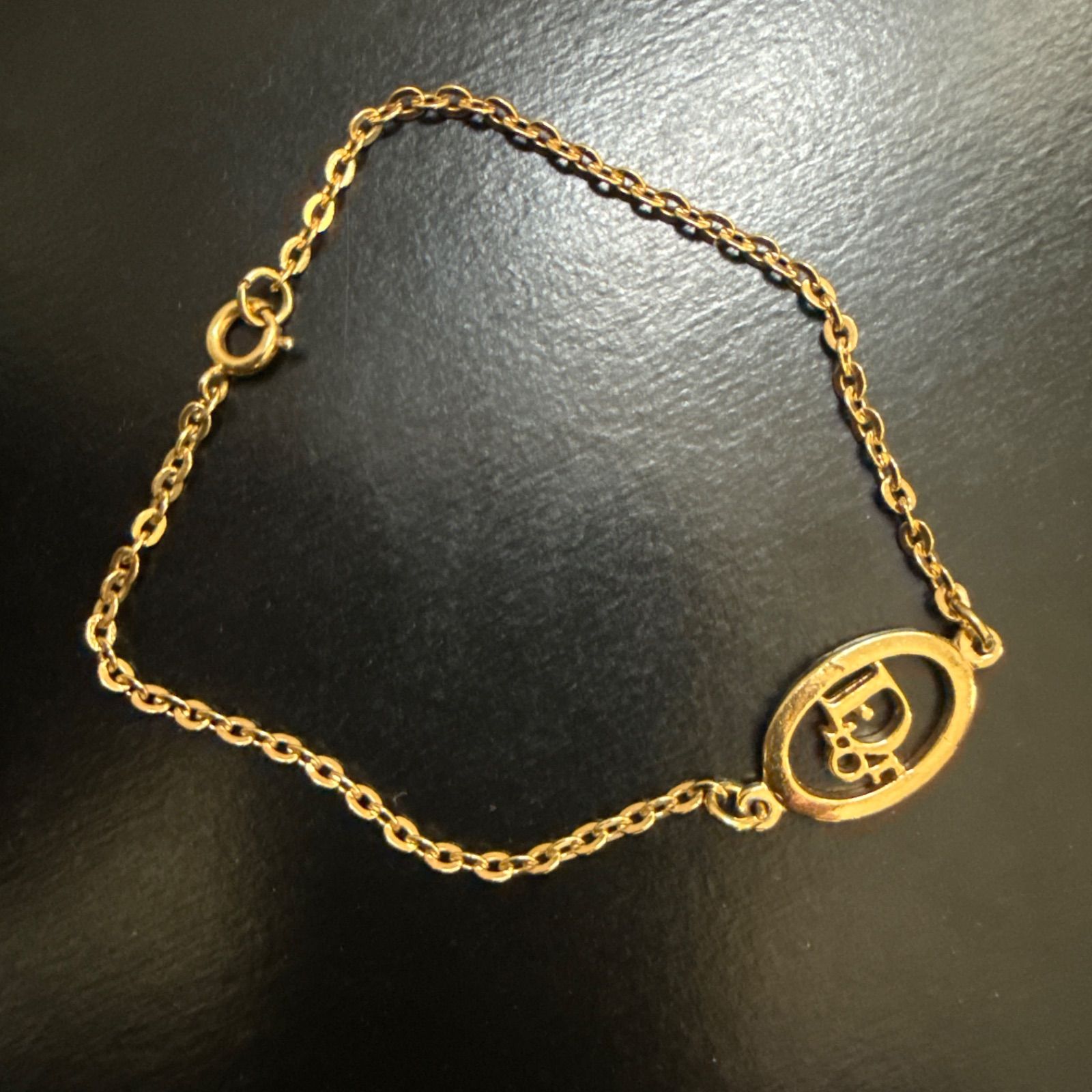 Christian Dior クリスチャンディオール Diorロゴオーバルチャーム