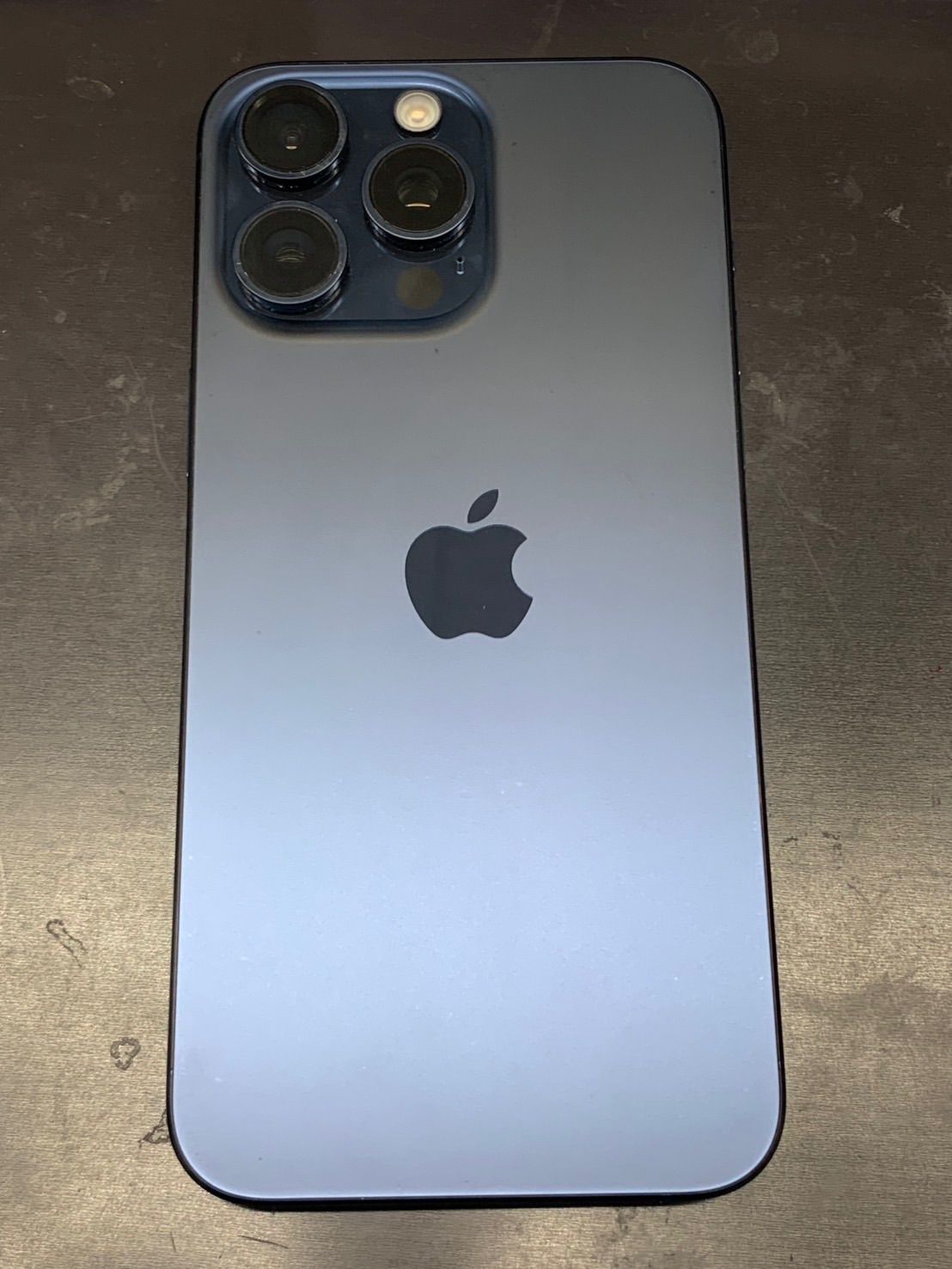 iPhone 15 ProMax 512GB 中古品 (目立った傷や汚れなし) - メルカリ