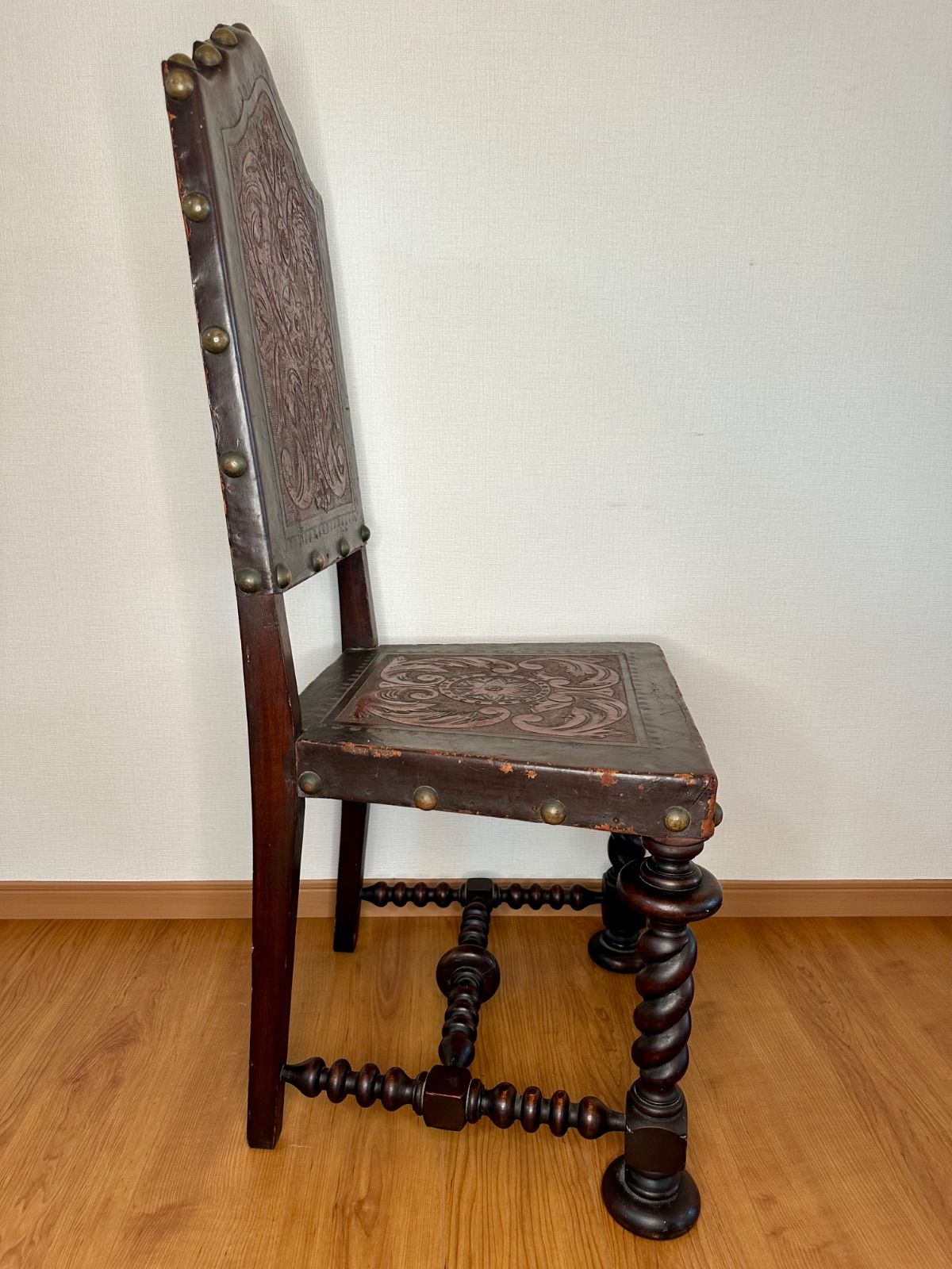 ポルトガル アンティークチェア 1880年代 レザー ウォールナット ポルトガル アンティークチェア 1880年代 レザー ウォールナット