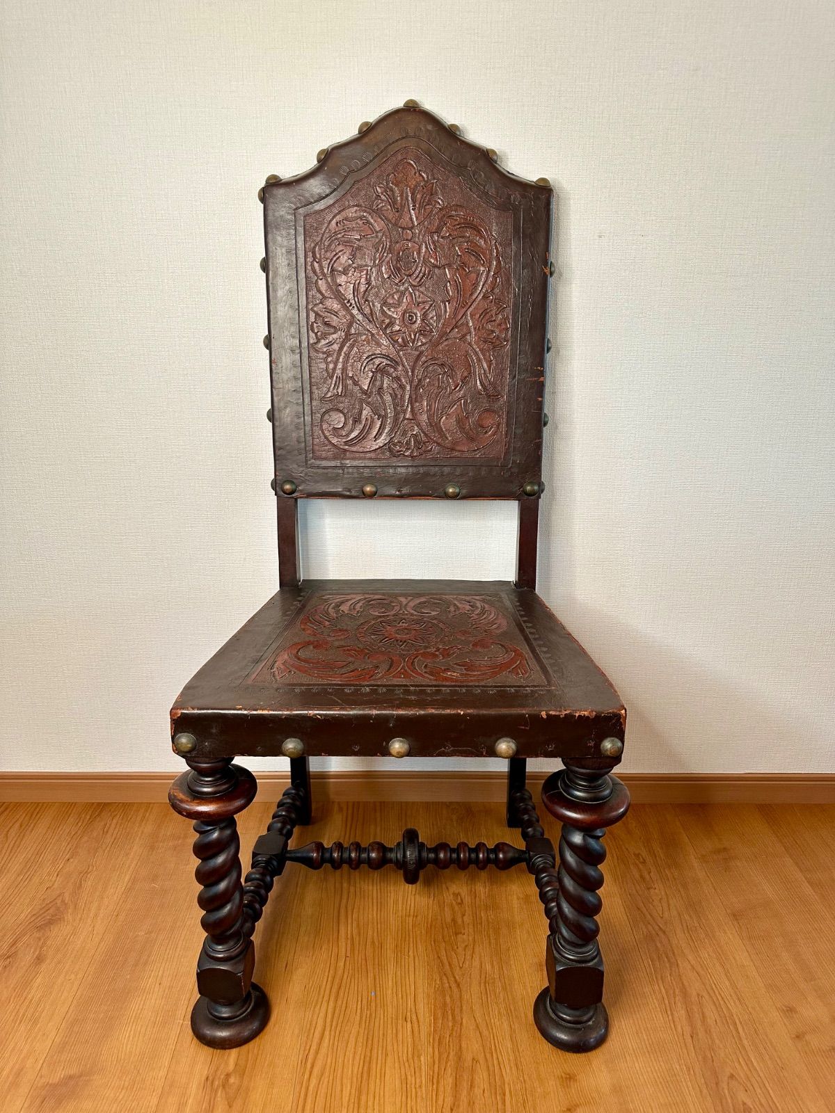 ポルトガル アンティークチェア 1880年代 レザー ウォールナット ポルトガル アンティークチェア 1880年代 レザー ウォールナット-売上価格