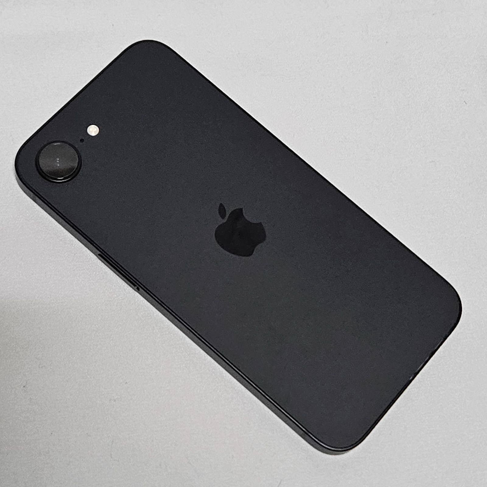 iPhone16e 128GB 未使用に近い SIMフリー ブラック - メルカリ
