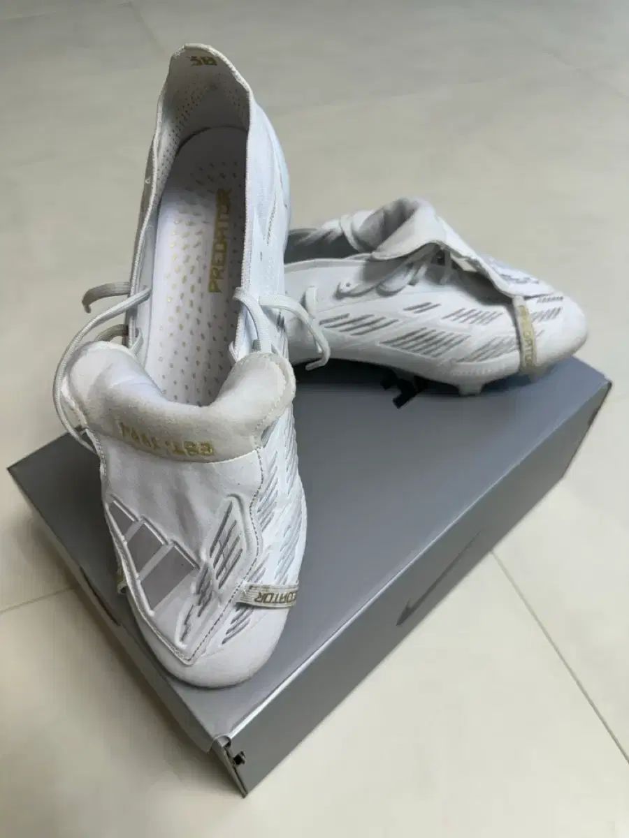 アディダス プレデター24 エリート FG スタッズ カット