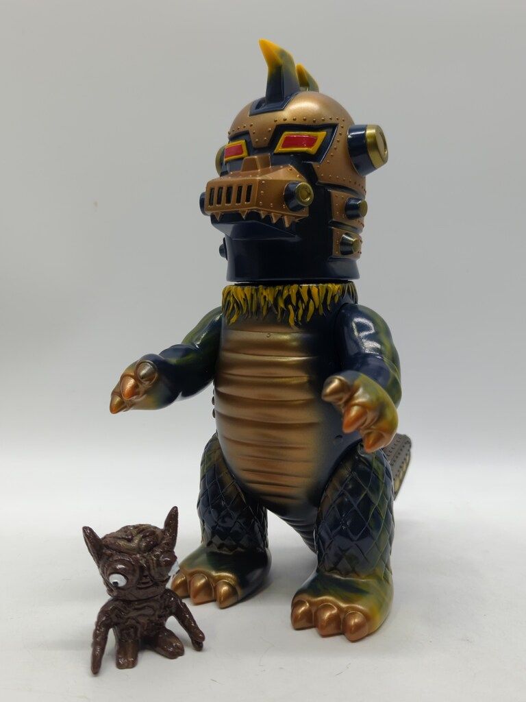 ROR 精密機械怪獣 Magnet Monster T‐Tank 青/黄マーブル成型