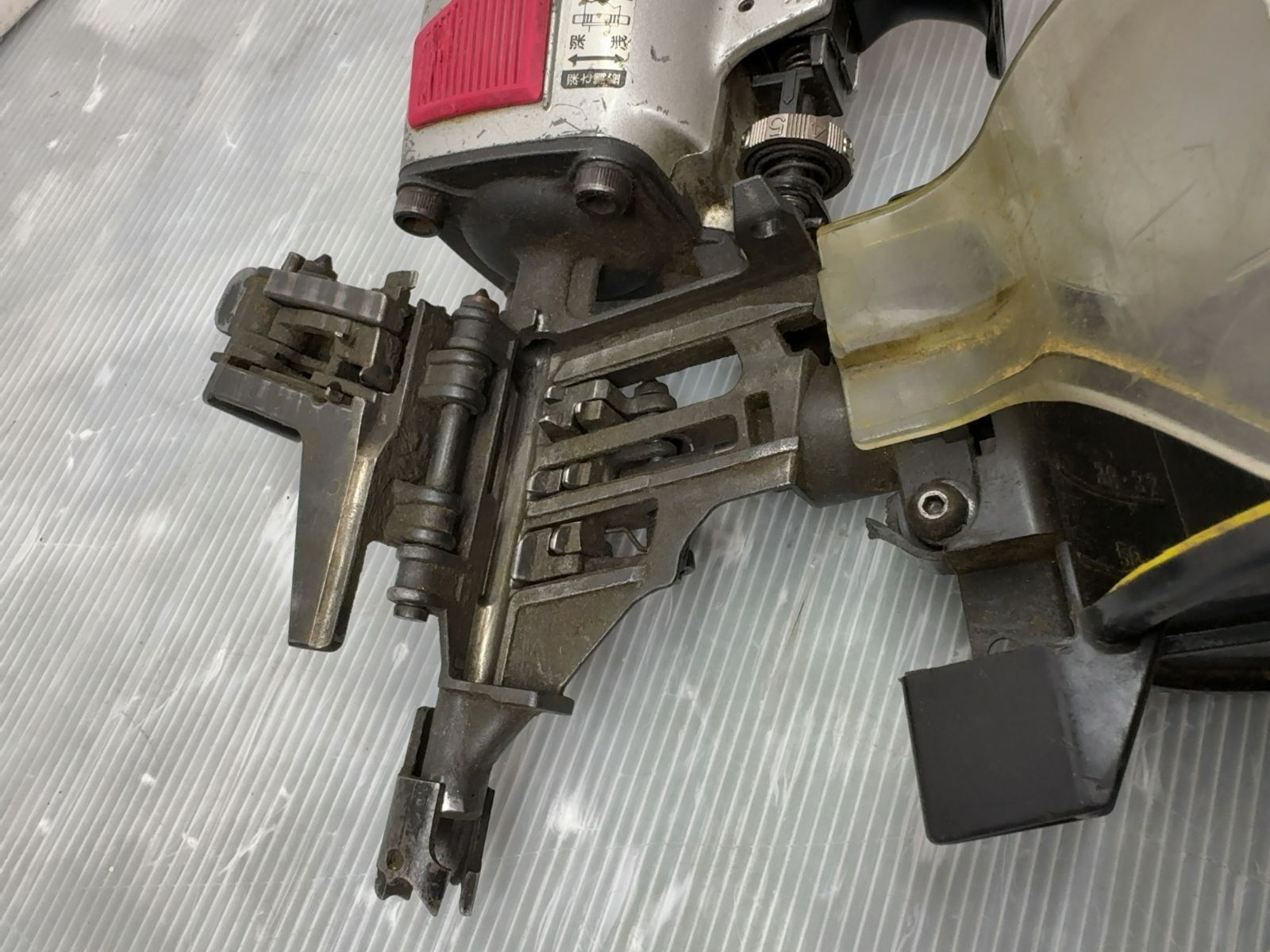 makita マキタ AN611 エア釘打 釘打ち機 32~65mm エア工具 エアーツール ケース付き makita マキタ AN611 エア釘打 釘打ち機 32~65mm エア工具 エアーツール ケース付き