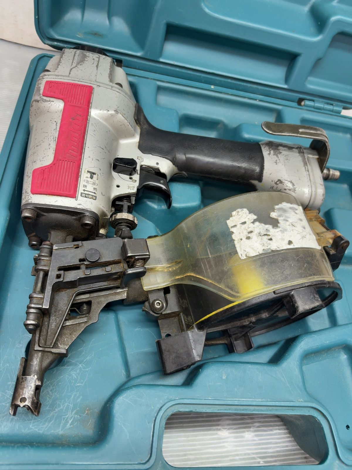 makita マキタ AN611 エア釘打 釘打ち機 32~65mm エア工具 エアーツール ケース付き makita マキタ AN611 エア釘打 釘打ち機 32~65mm エア工具 エアーツール ケース付き