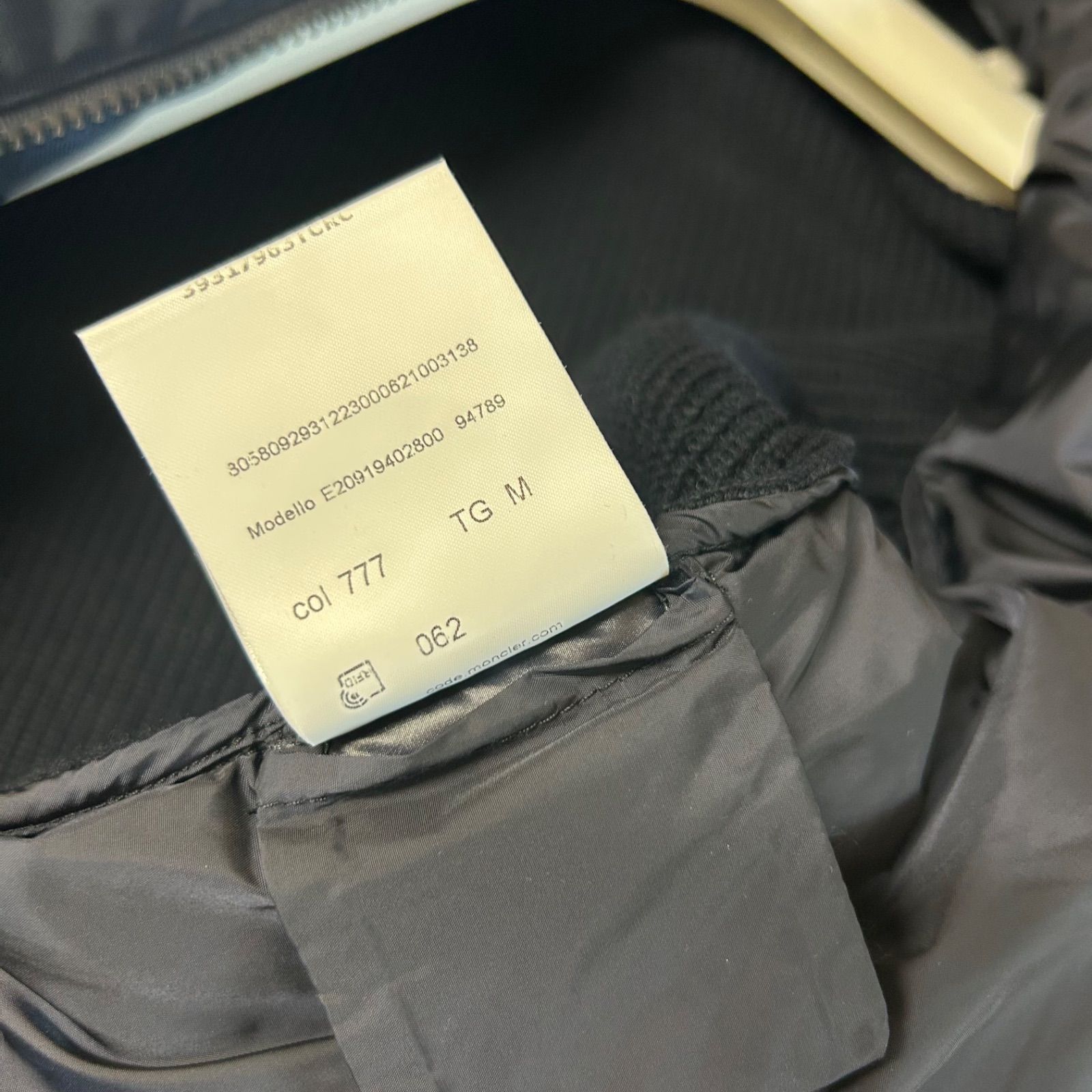 【極美品】MONCLERモンクレールハイブリッドダウンジャケットネイビーM 【極美品】MONCLERモンクレールハイブリッドダウンジャケットネイビーM