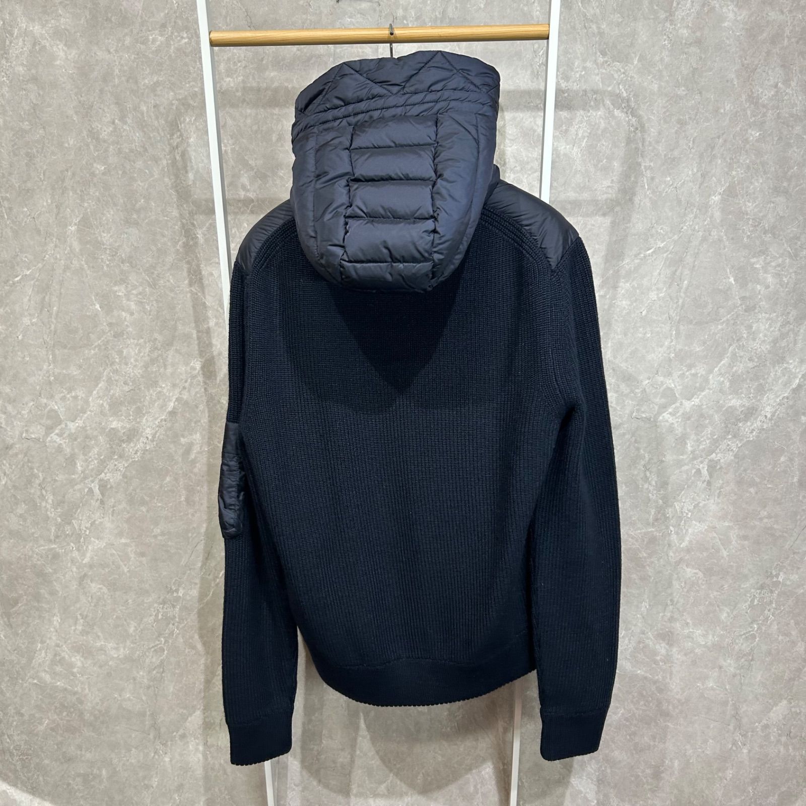 【極美品】MONCLERモンクレールハイブリッドダウンジャケットネイビーM 【極美品】MONCLERモンクレールハイブリッドダウンジャケットネイビーM
