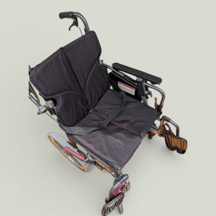 送料無料 レッグサポートなし カワムラサイクル 介助式車椅子 KMD-c16-45 km-26-0428-18
