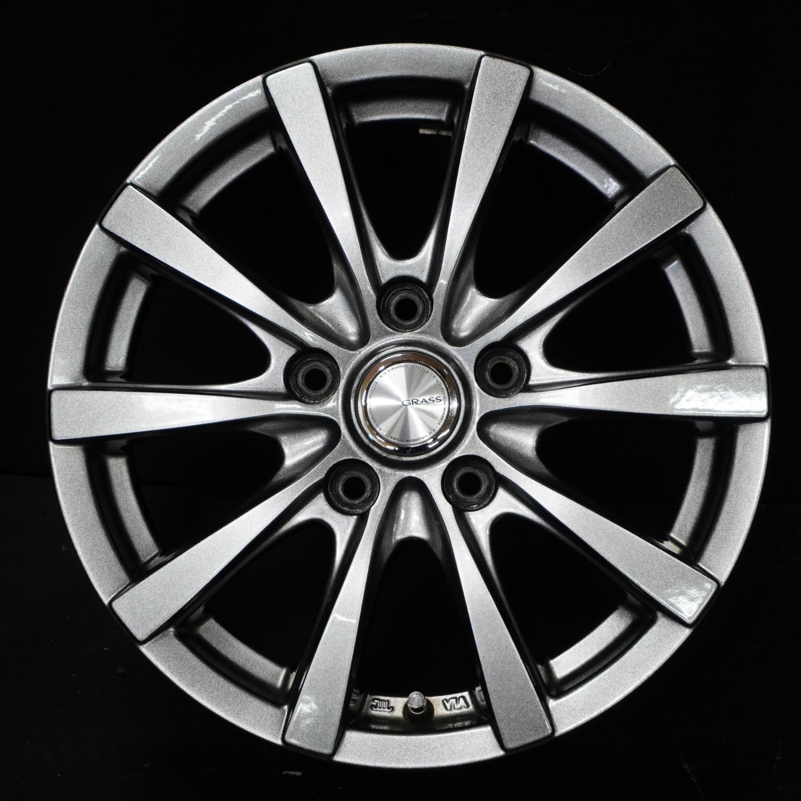 中古ホイール 15インチ YFC GRASS RX 4本セット 6J +43 114.3 5H ノア