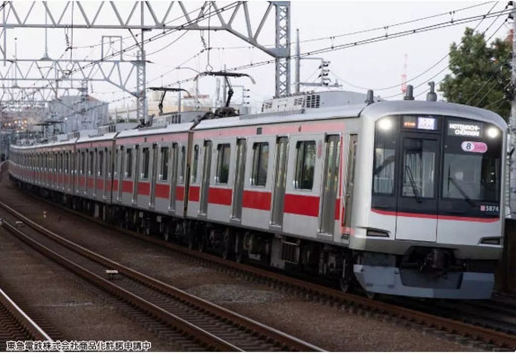 【新品】鉄道模型 1/150 東急電鉄5050系(アンテナ増設) 8両セット【特別企画品】 [10-2205]