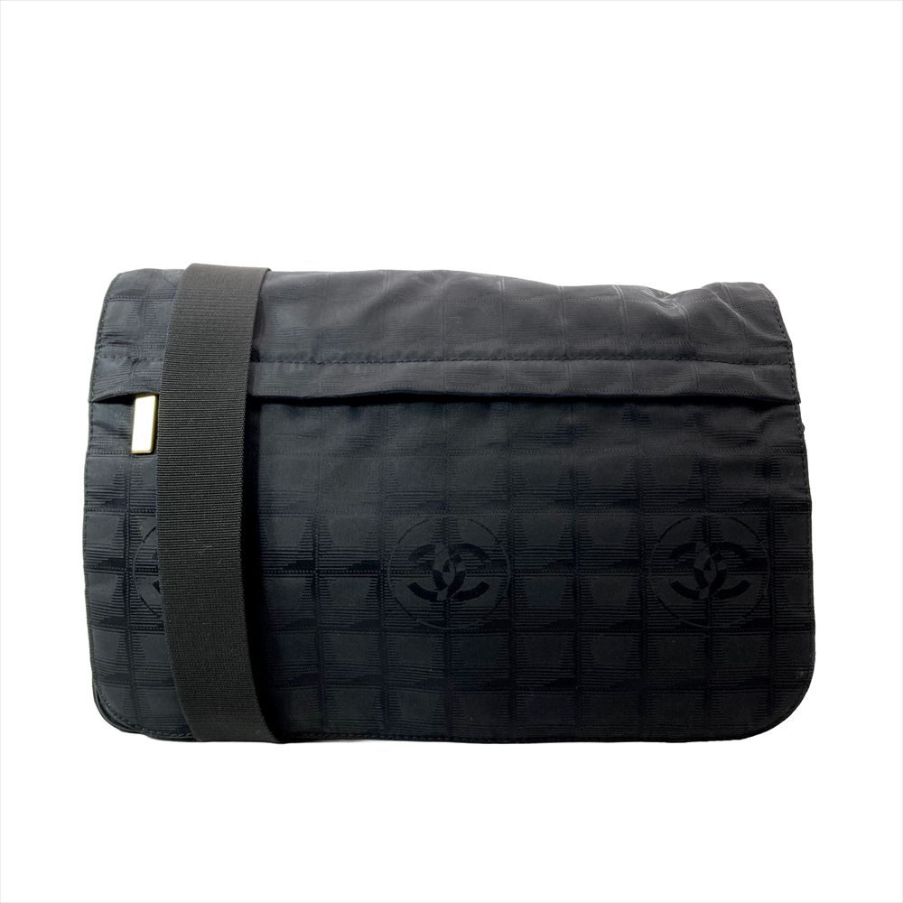 シャネル CHANEL ニュートラベル ショルダーバッグ ナイロン A29348 ブラック ゴールド金具 10番台 レディース【中古】