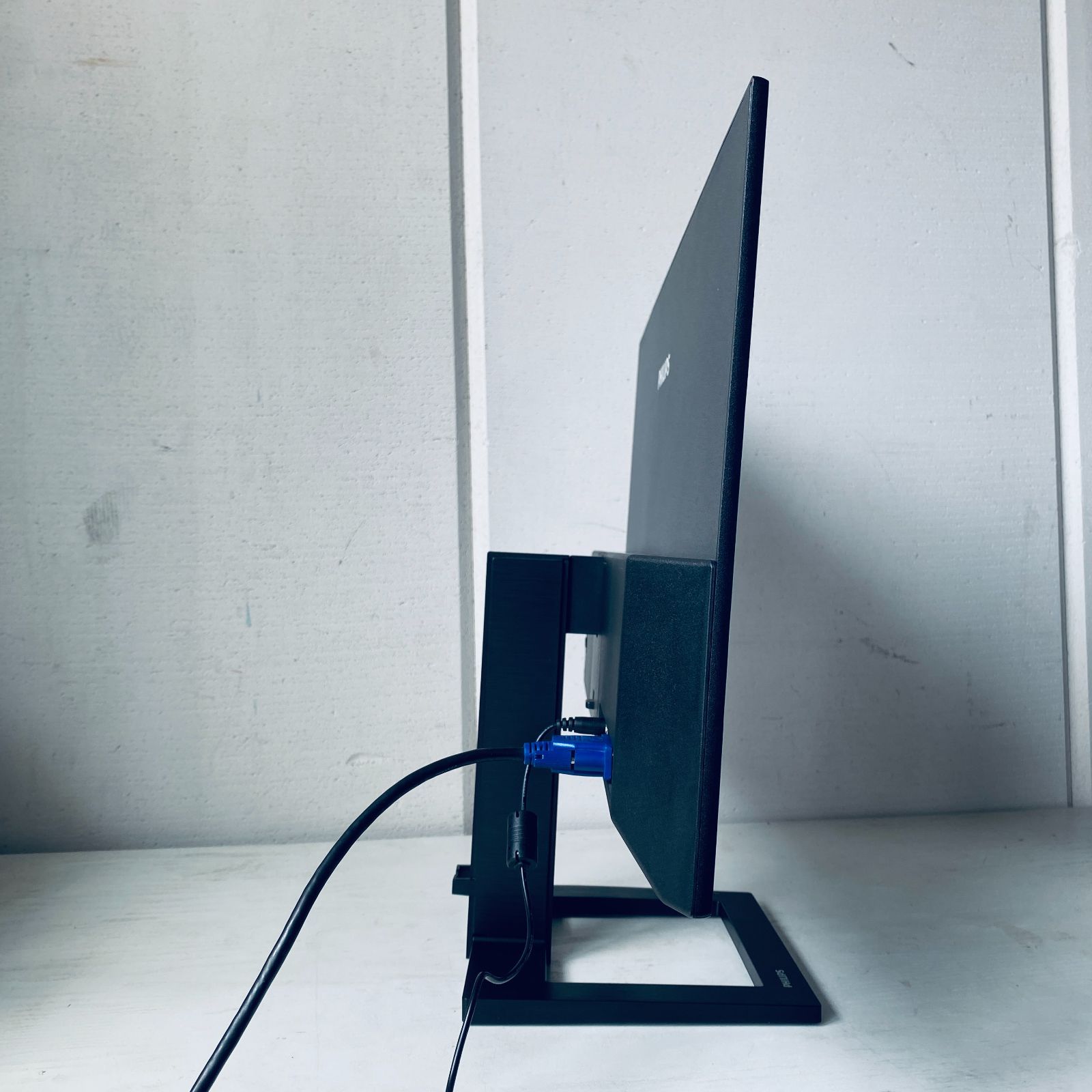 SHIN383 【新品級・動作確認済】PHILIPS 242E2 23.8インチ 液晶