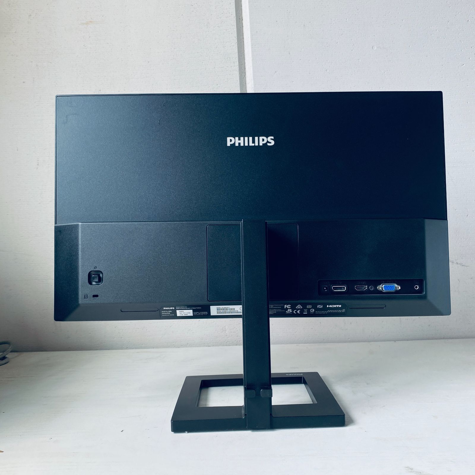 SHIN383 【新品級・動作確認済】PHILIPS 242E2 23.8インチ 液晶