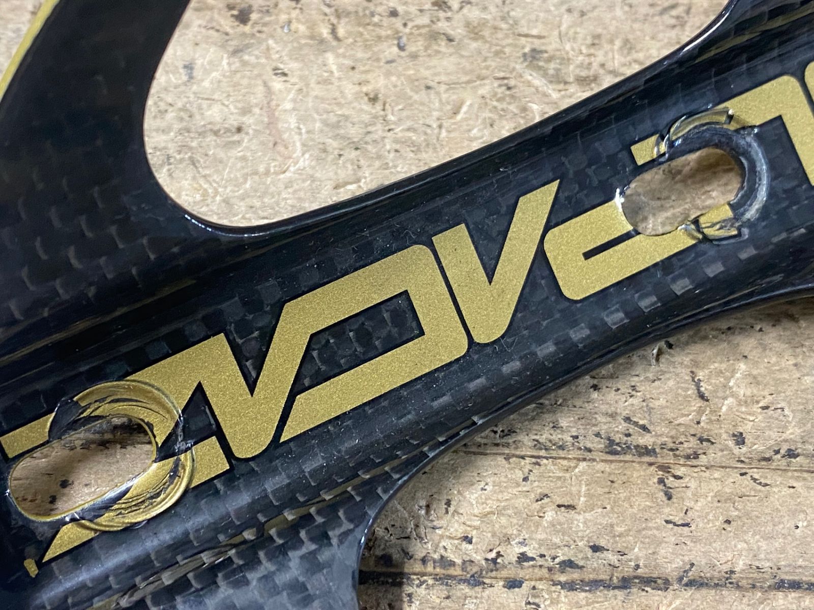 KE348 スパカズ SUPACAZ FLY CAGE CARBON カーボン ボトルケージ 黒金