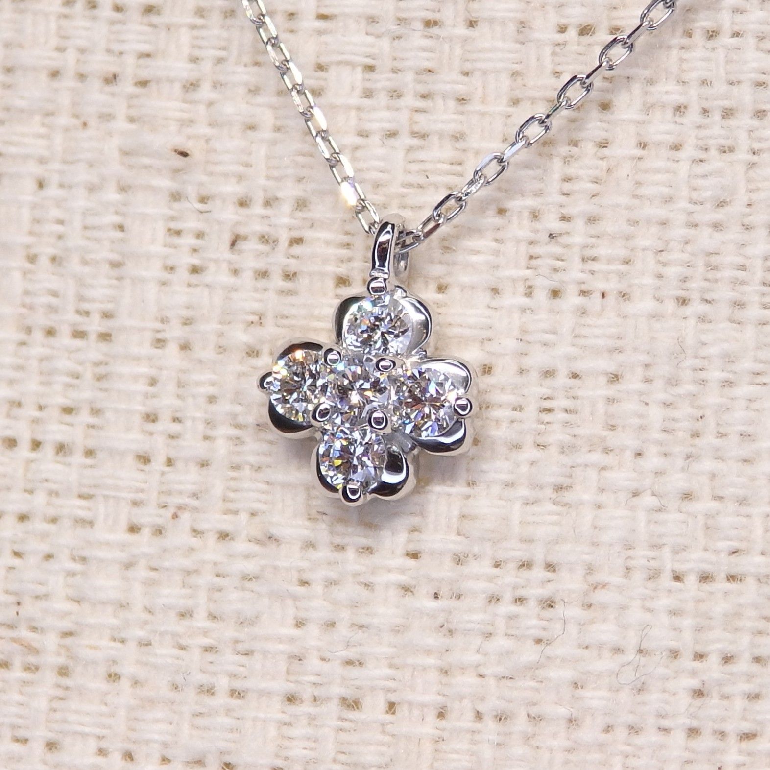 プラチナダイヤモンド　ネックレス ダイヤモンド ネックレス チェーン付 Z5286 0.14ct プラチナPt 四葉