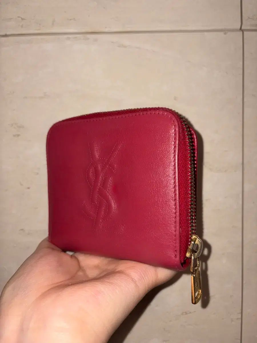 YVES SAINT LAURENT イヴ・サンローラン レッド コインケース YVES SAINT LAURENT イヴ・サンローラン カードウォレット (正規品)