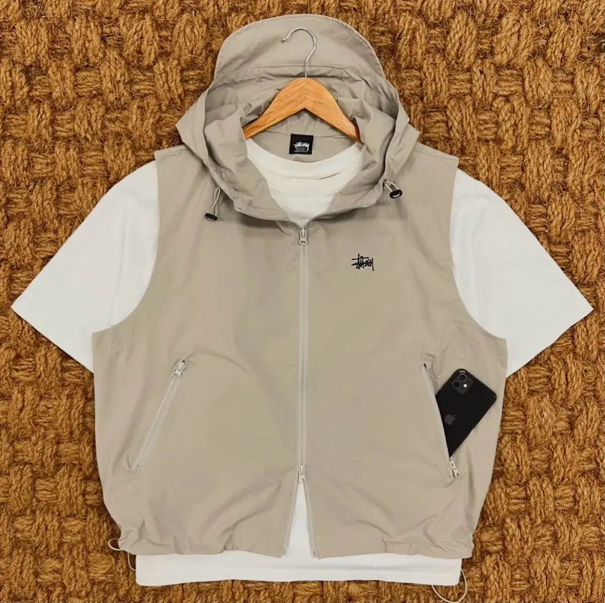 STUSSY フード ウインドブレーカー ベスト ベージュ