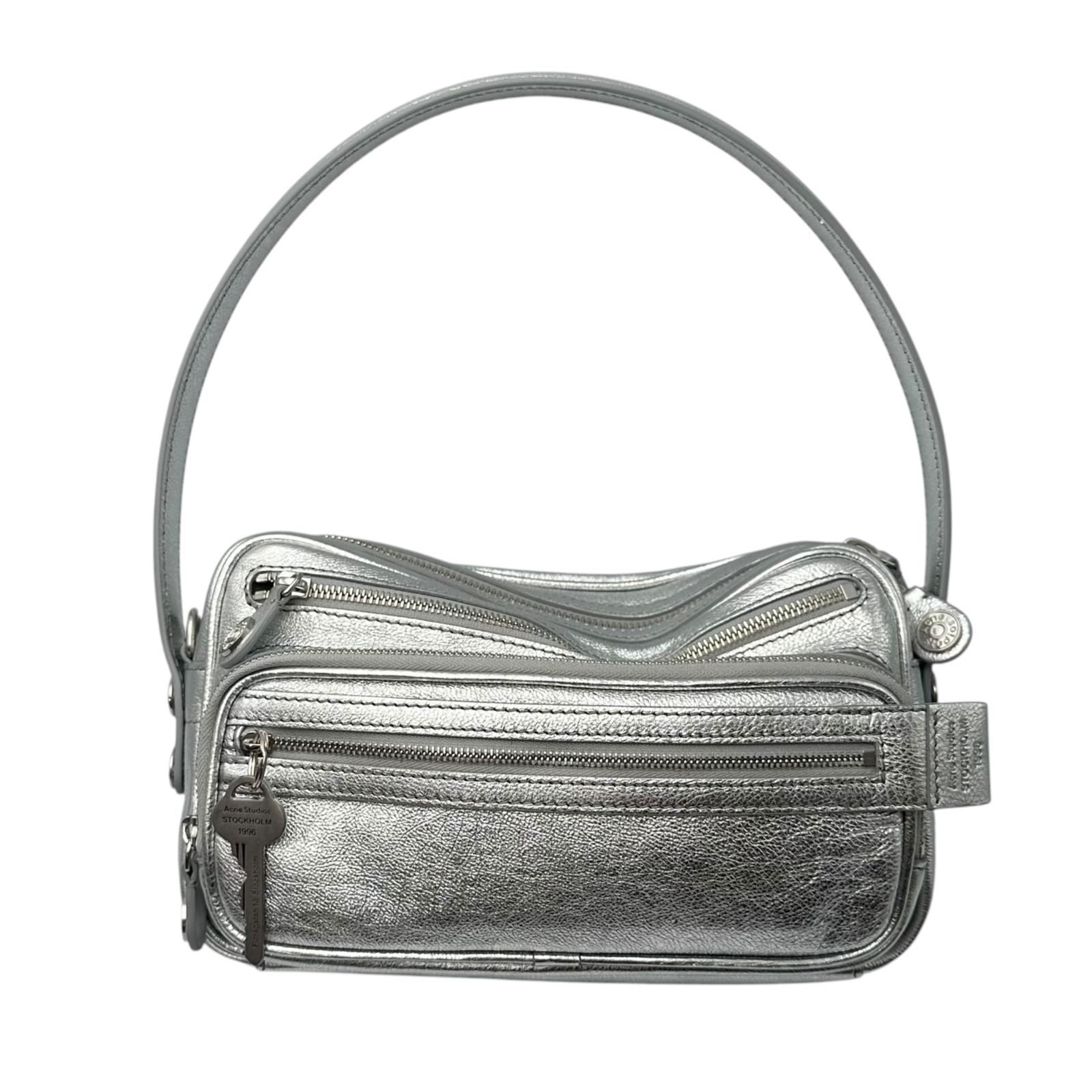 Acne Studios(アクネストゥディオズ) Camero Party Grainy Metallic カメロ パーティー グレイン メタリック A10460- シルバー 肩掛け ワンショルダー バッグ