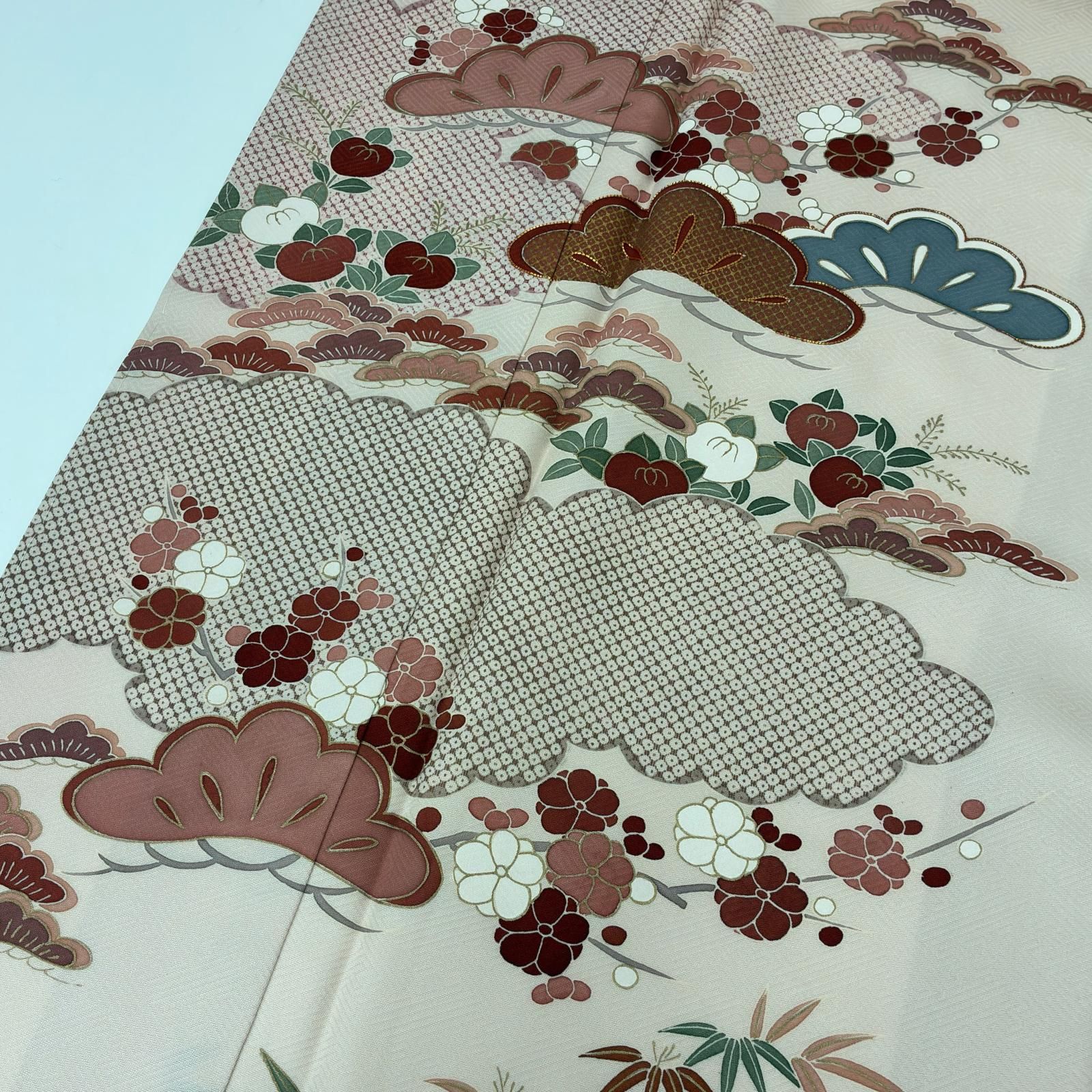 付下げ 金駒刺繍 裄66 友禅 雲取 松 紋無し 正絹 着物 MK-8809 - メルカリ