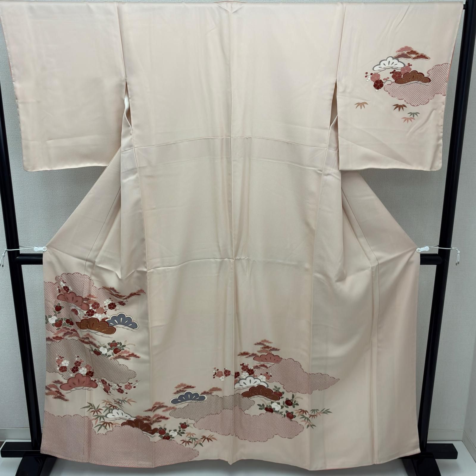 付下げ 金駒刺繍 裄66 友禅 雲取 松 紋無し 正絹 着物 MK-8809 - メルカリ