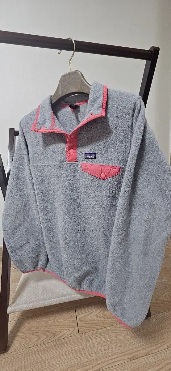 Women's XS パタゴニア シンチラ ライトグレー/ピンク