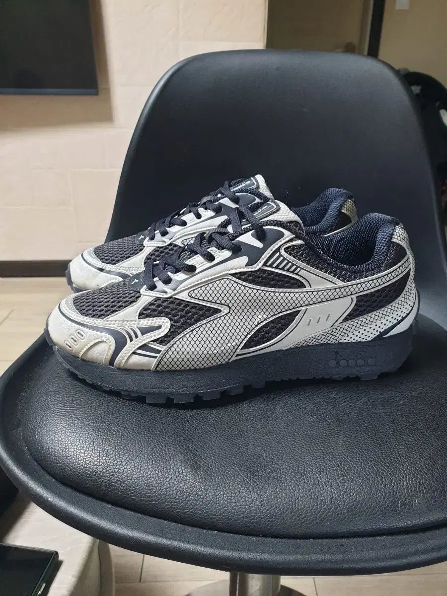 Diadora heritage ブラック/白 スニーカー (250) 6,354円