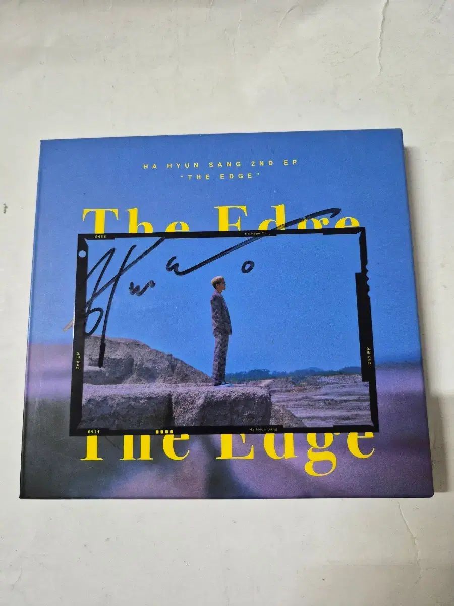 ハ・ヒョンサン(HA HYUNSANG) The Edge 2nd EP サイン cd 投稿してみます ミントグレードです