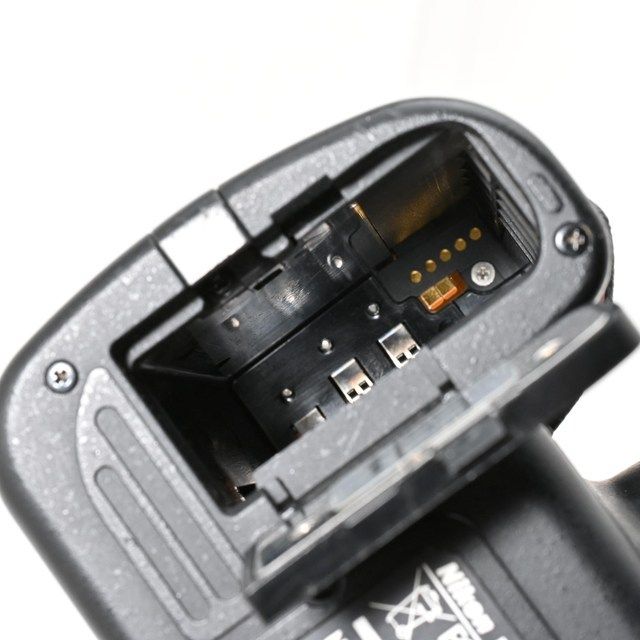 ＜良品＞ Nikon D60 ボディ｜デジタル一眼レフカメラ｜シャッター数4,378枚｜動作良好｜外観きれい｜液晶非常に綺麗｜バッテリー2個・16GB SDカード付属｜安心の実用モデル