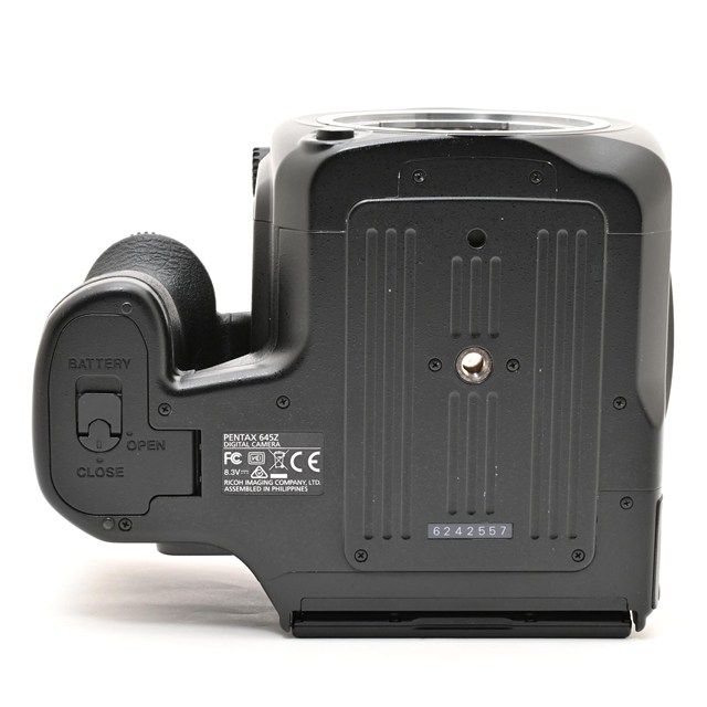 ＜良品＞ PENTAX 645Z ボディ｜約5140万画素｜中判デジタル一眼レフ｜CMOSセンサー搭載｜シャッター数4,288枚｜動作快調｜外観きれい｜プロ向け高画質モデル