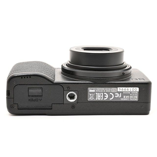 <良品> RICOH GR III|高級コンパクトデジタルカメラ|シャッター数1,089枚|動作良好|外観非常に綺麗|レンズバリア周辺に使用感あり|安心の実用モデル <良品> RICOH GR III|高級コンパクトデジタルカメラ|シャッター数1,089枚|動作良好|外観非常に綺麗|レンズバリア周辺に使用感あり|安心の実用モデル