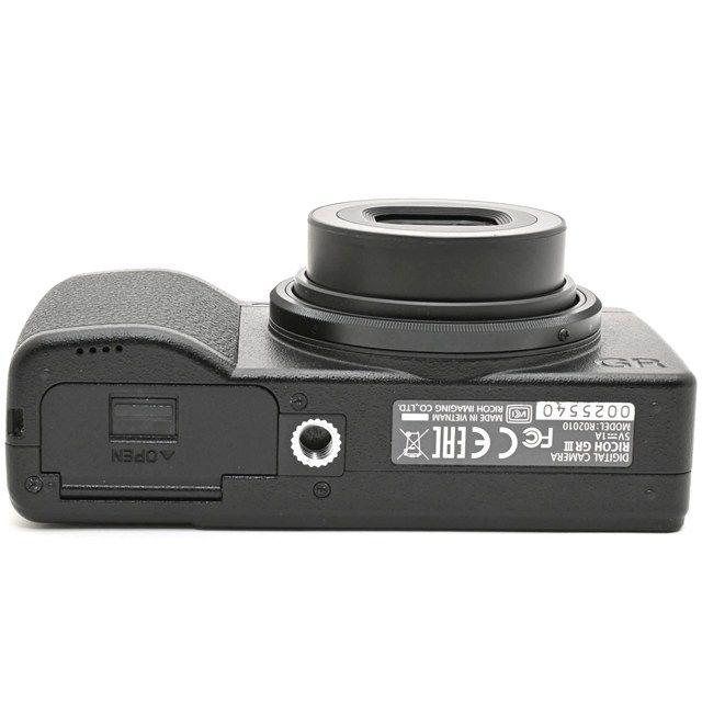 ＜美品＞ RICOH GR III｜高級コンパクトデジタルカメラ｜シャッター数5,795枚｜動作良好｜外観極上美品｜光学良好｜撮影ガイド付属｜安心の高コンディション