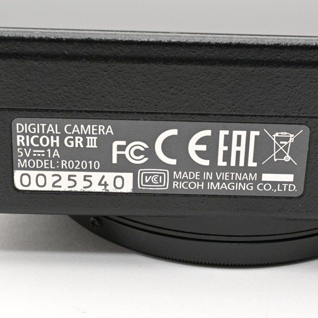＜美品＞ RICOH GR III｜高級コンパクトデジタルカメラ｜シャッター数5,795枚｜動作良好｜外観極上美品｜光学良好｜撮影ガイド付属｜安心の高コンディション