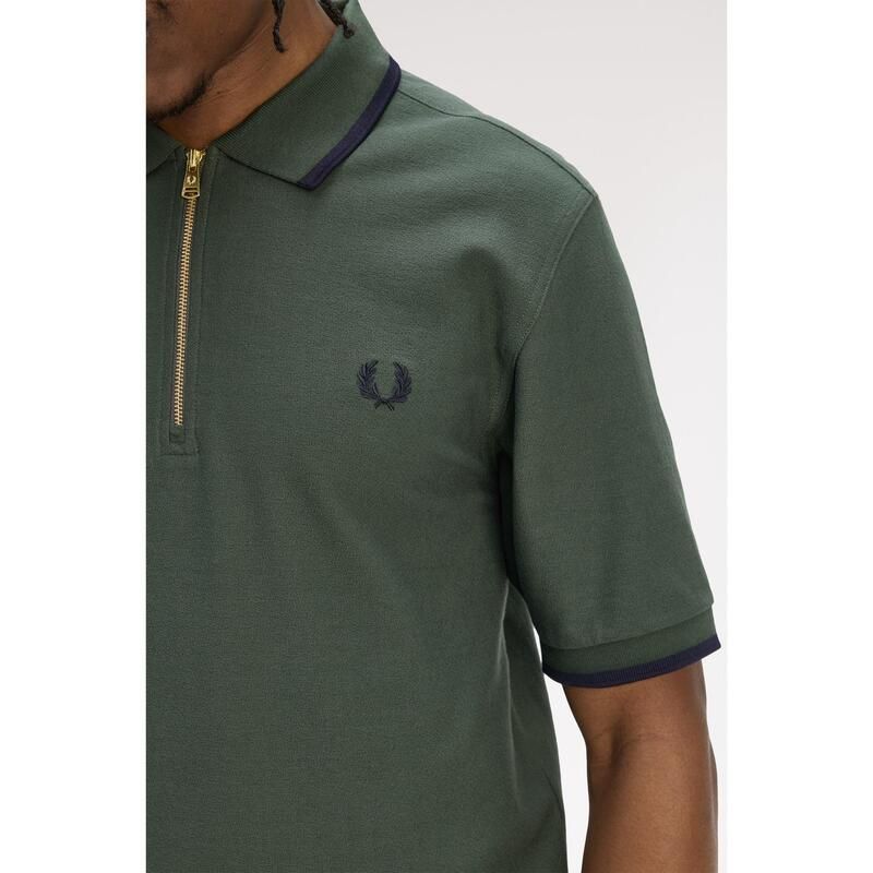 フレッドペリー メンズ トップス ポロシャツ クレープ 半袖 Fred Perry Mens Crepe Zipped ShortSleeve Polo Shirt Court Green X89 グリーン フレッドペリー メンズ トップス ポロシャツ クレープ 半袖 Fred Perry Mens Crepe Zipped ShortSleeve Polo Shirt Court Green X89 グリーン