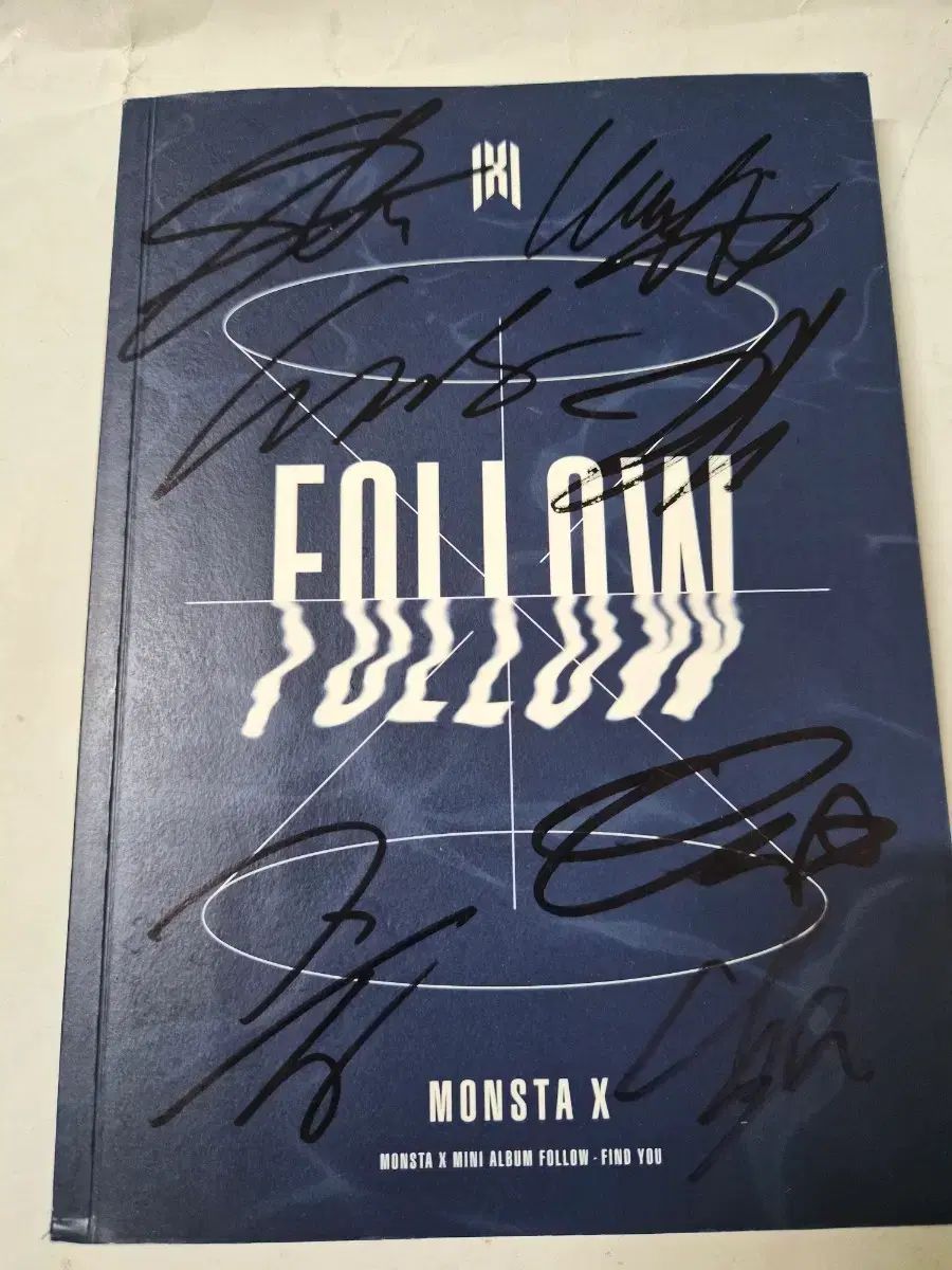 (レア)MONSTA X FOLLOW アルバム (サイン教室) cd 投稿します