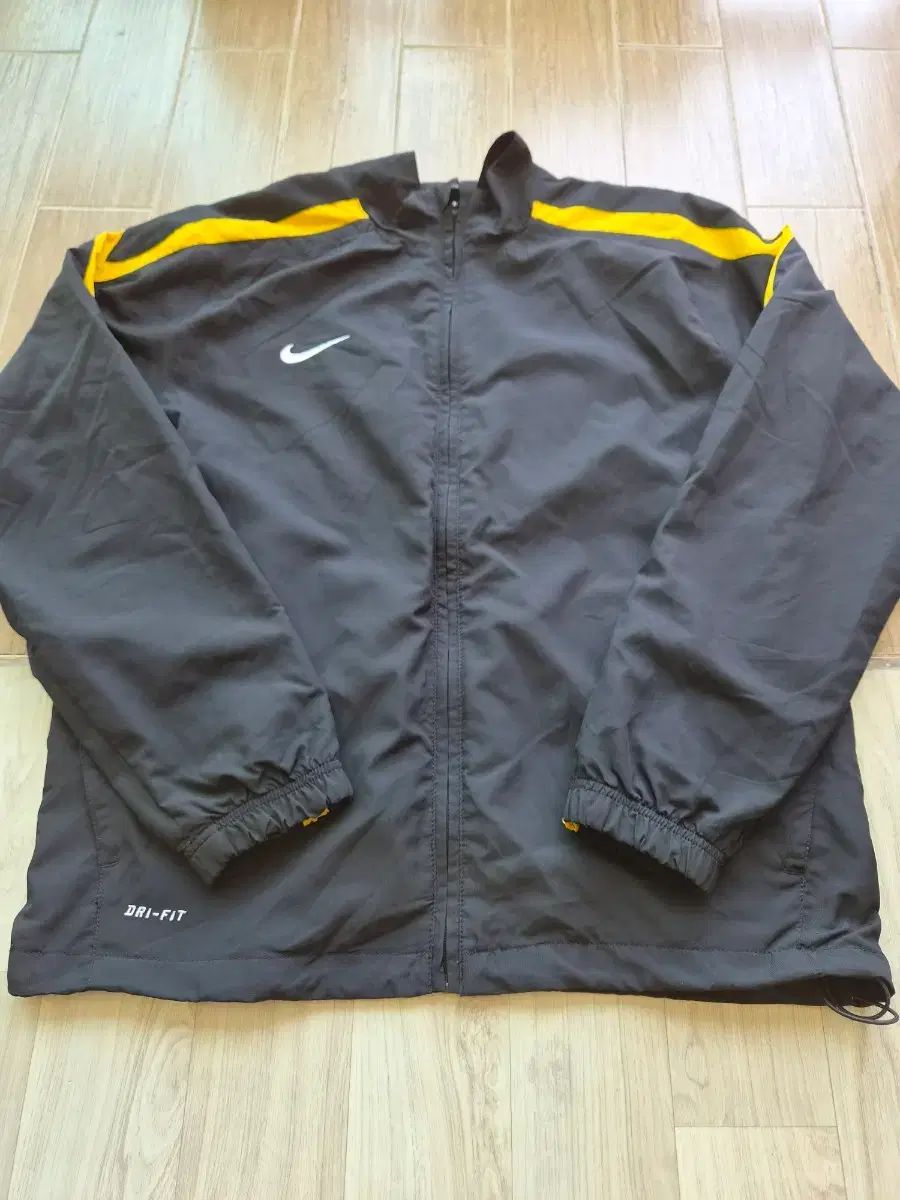 ナイキ ドライフィット ウィンドブレーカー 2XL