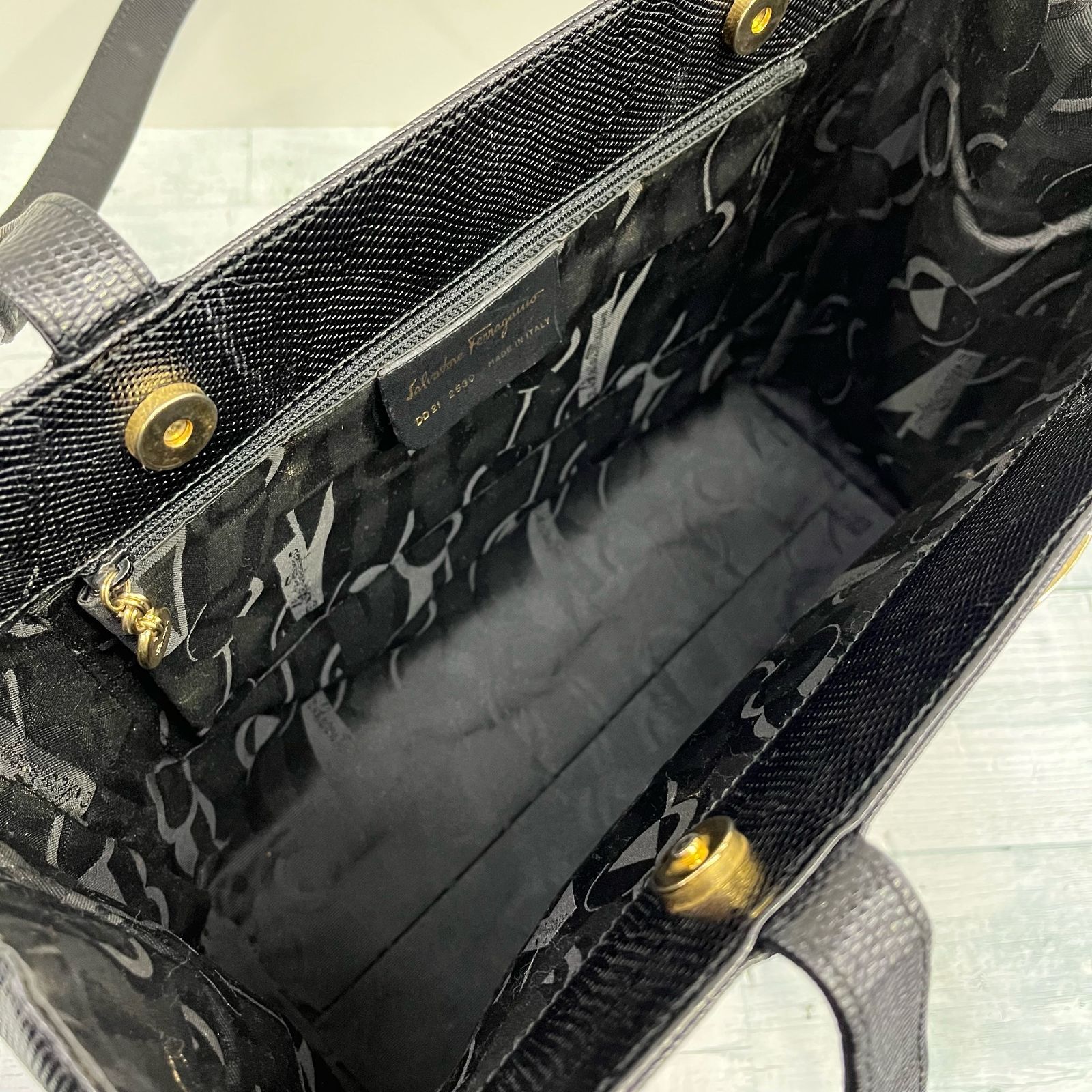 Salvatore Ferragamo サルヴァトーレ フェラガモ リザード型押し 