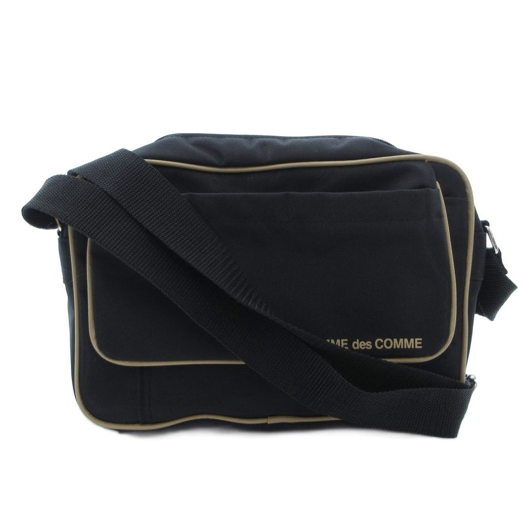 コムデギャルソンコムデギャルソン COMME des GARCONS COMME des GARCONS ショルダーバッグ 斜め掛け クロスボディ ナイロン ロゴプリント 黒 ブラック /FF ■ECG003