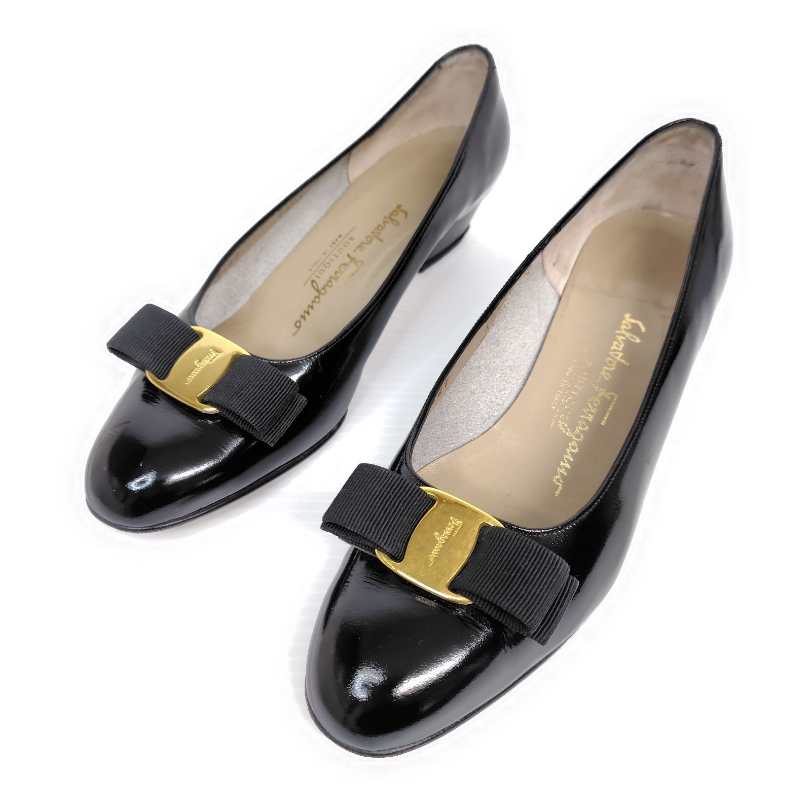 ★使用感少なめ★Salvatore Ferragamo フェラガモ パンプス 7.5C ヴァラ ローファー エナメル リボン 黒